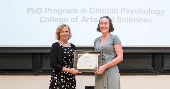 Image of Elizabeth Lampe, one of the Research Excellence 2022 awardees 
